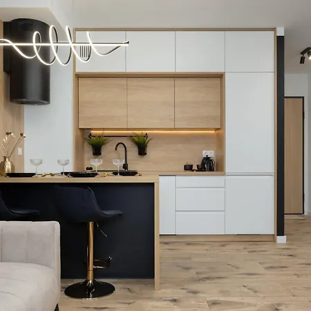 Herbu Oksza Elegant Apartment With Parking By Noclegi Renters Varsovia Exterior foto