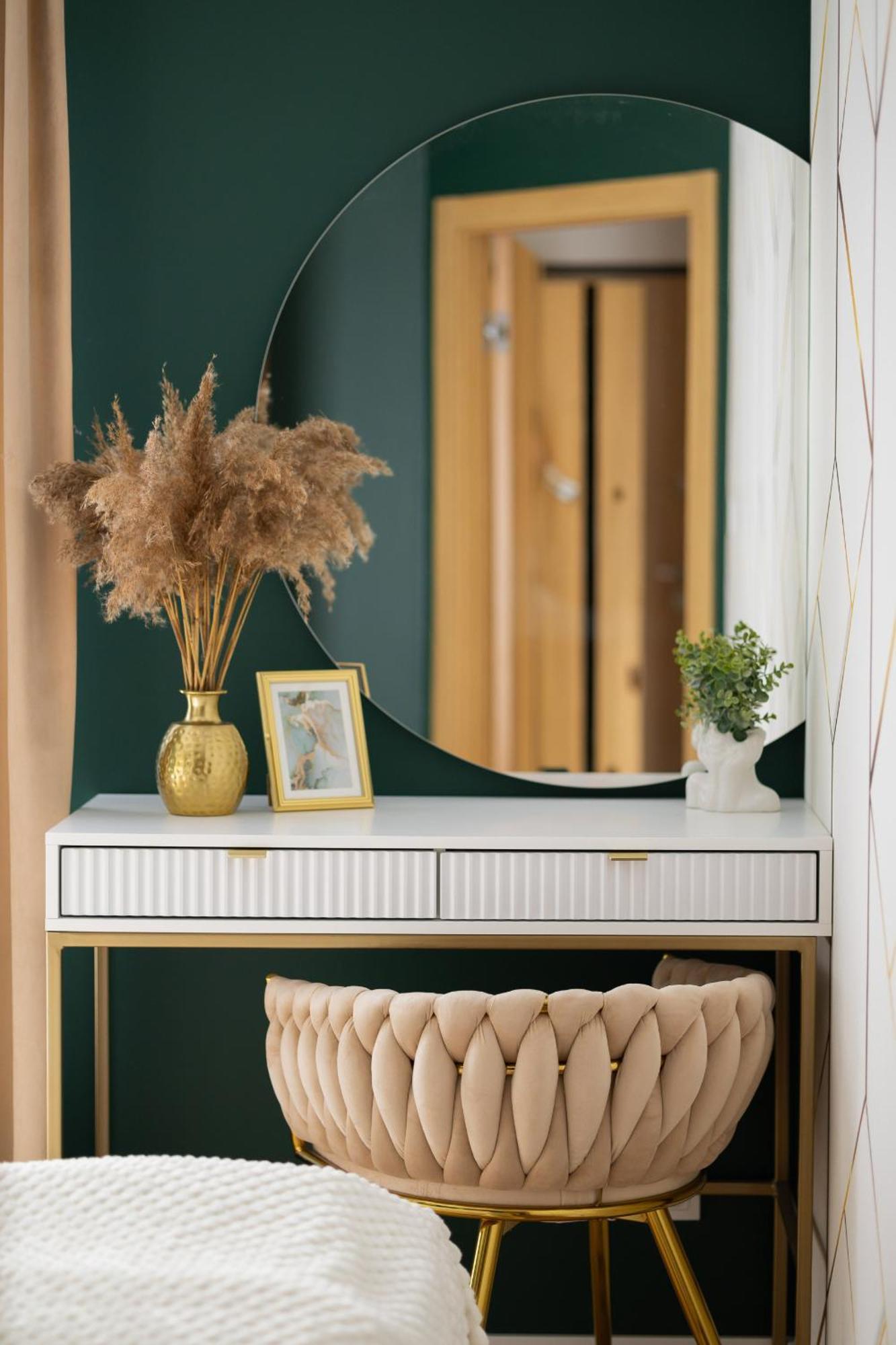 Herbu Oksza Elegant With Parking By Renters Leilighet *